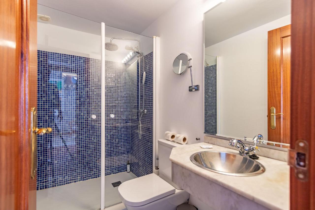 Abades Giralda Deluxe By Valcambre Apartment Seville Exterior photo